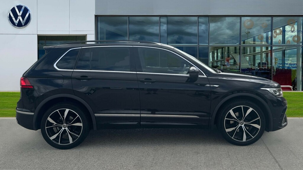 Volkswagen Tiguan Tiguan 1.5 Tsi 150 R-line Dsg YH23FPC Black #4