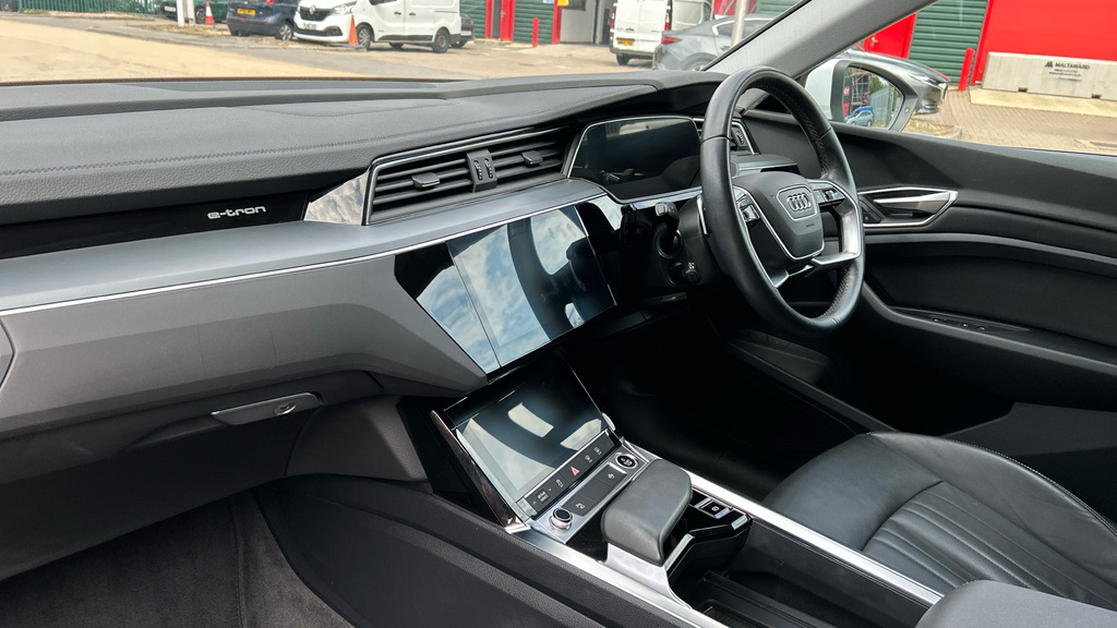 Audi Q8 e tron Q8 250Kw 50 Quattro 95Kwh Sport NL23YWJ White #2