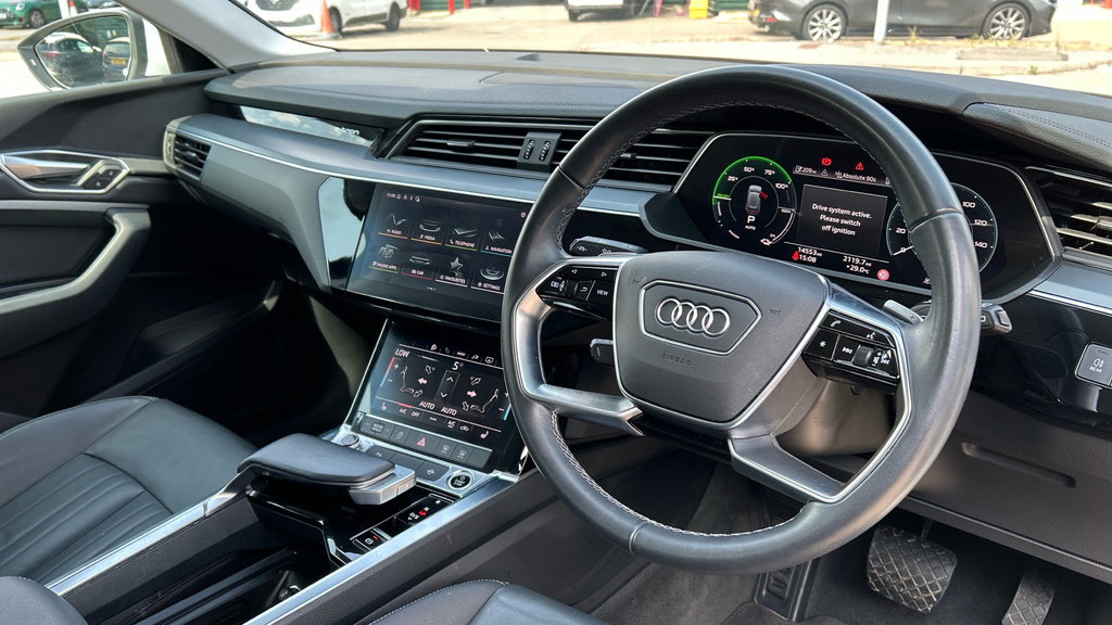 Audi Q8 e tron Q8 250Kw 50 Quattro 95Kwh Sport NL23VLY White #6