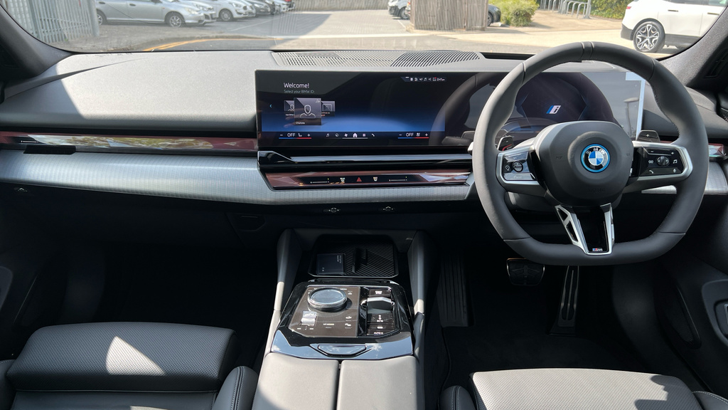BMW 5 Series Bmw 5 Series Touring 530E M Sport RA26WBO Grey #4