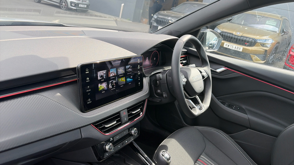 Skoda Kamiq Kamiq 1.5 Tsi Monte Carlo Edition Silver #2