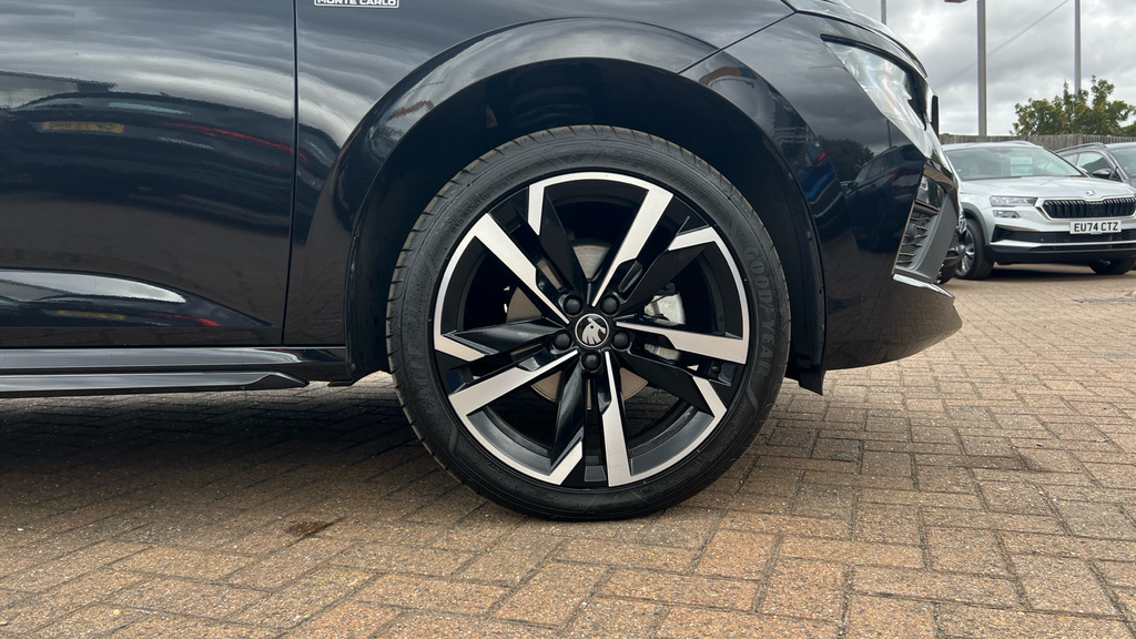 Skoda Kamiq Kamiq 1.5 Tsi Monte Carlo Edition Dsg EA75XDG Black #5