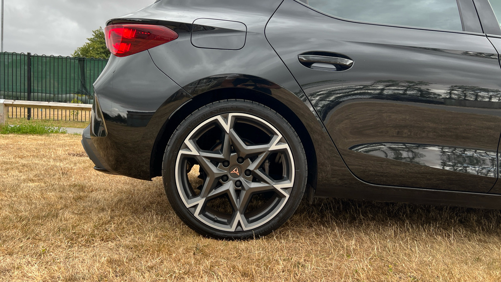 Cupra Leon Leon 1.5 Etsi 150 V2 Dsg KW25XDN Black #5