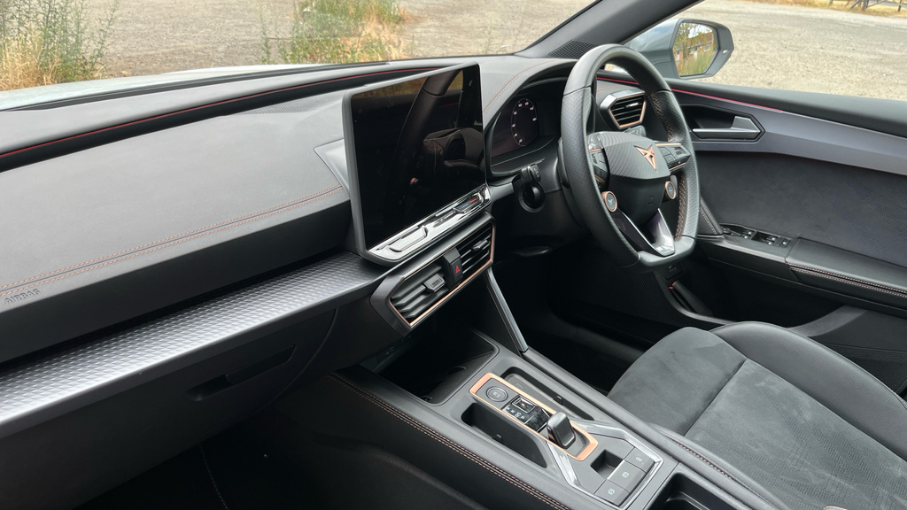 Cupra Leon Leon 1.5 Etsi 150 V2 Dsg KW25ULB White #2
