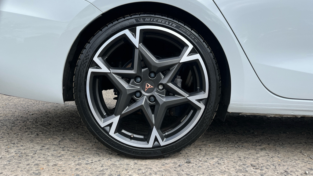 Cupra Leon Leon 1.5 Etsi 150 V2 Dsg KW25ULB White #5