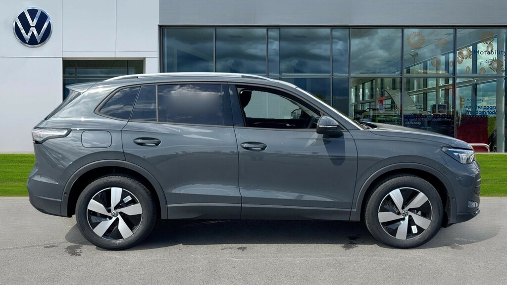 Volkswagen Tiguan Tiguan 1.5 Match Etsi 150Ps Dsg FV26RHK Grey #4