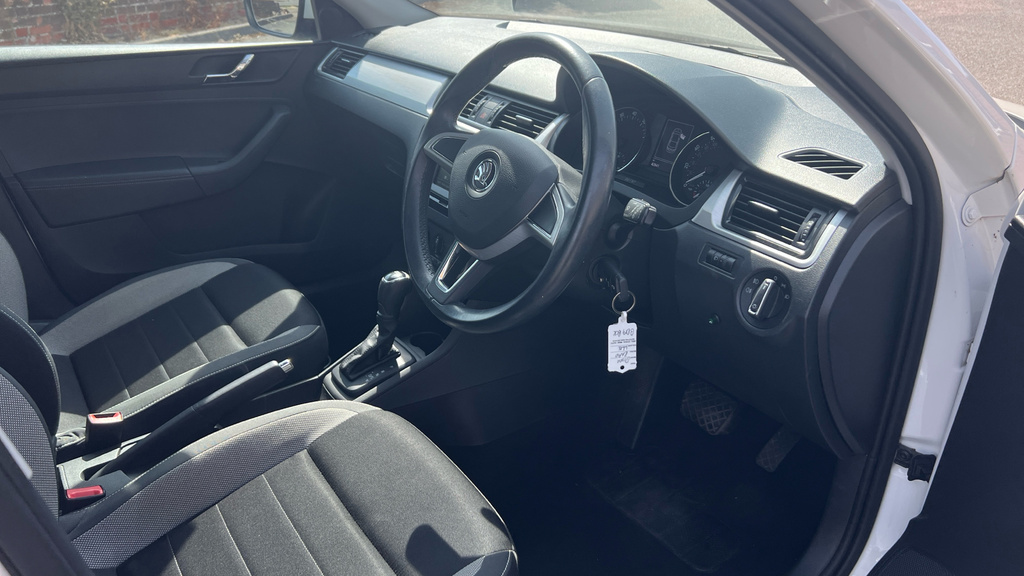 Skoda Rapid Rapid 1.4 Tsi 125 Se Dsg White #6