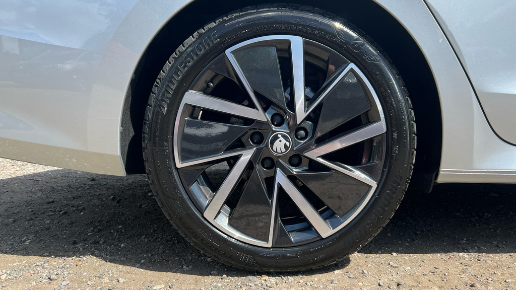 Skoda Octavia Octavia 1.5 Tsi 150 E-tec Sportline Dsg Silver #5