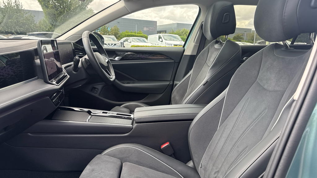 Volkswagen Passat Passat 1.5 Tsi Ehybrid 272 Elegance Dsg Green #2