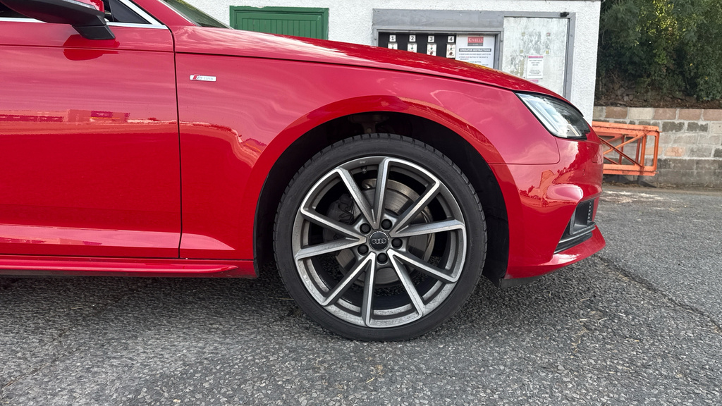 Audi A4 A4 2.0T Fsi S Line S Tronic Red #5