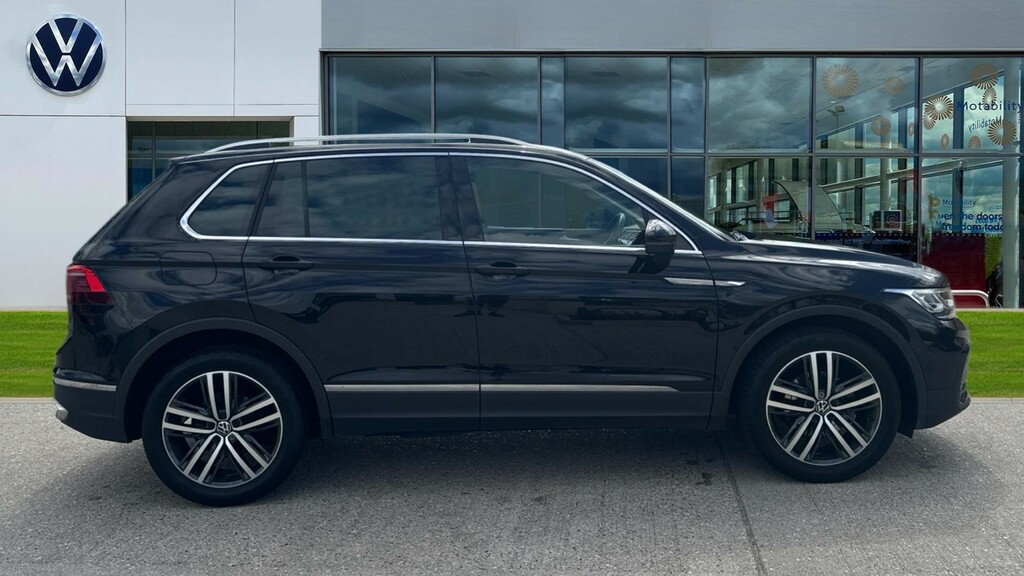 Volkswagen Tiguan Tiguan 1.5 Tsi 150 Elegance Dsg EF23OKP Black #4