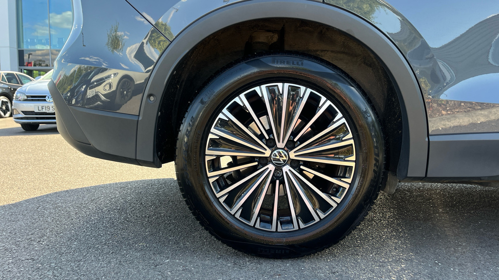 Volkswagen Tiguan Tiguan 1.5 Etsi 150 Match Dsg VN24OVO Grey #5