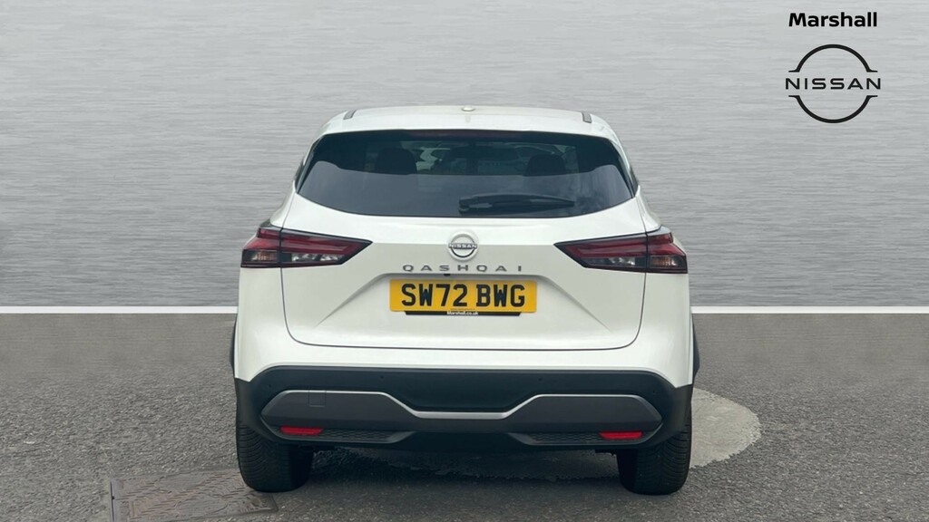 Nissan Qashqai Qashqai 1.3 Dig-t Mh N-connecta SW72BWG White #6
