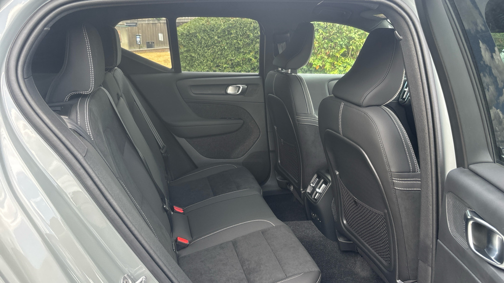 Volvo EX40 Ex40 185Kw Ext Range Plus Black Editon 82Kwh A FA26PXZ Grey #6