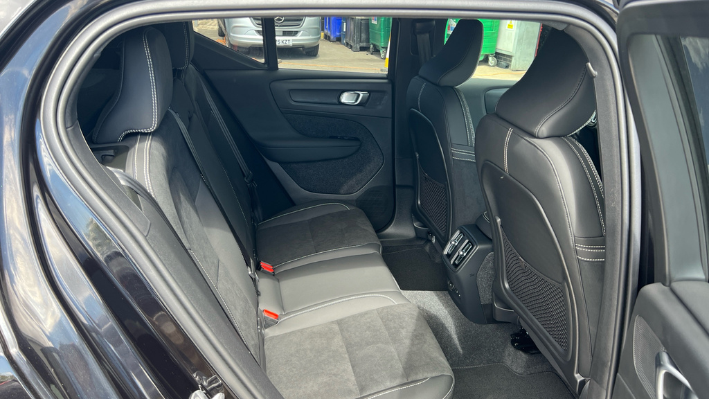 Volvo EX40 Volvo Ex40 Estate 300Kw Twin Motor Plus 82Kwh Black #6