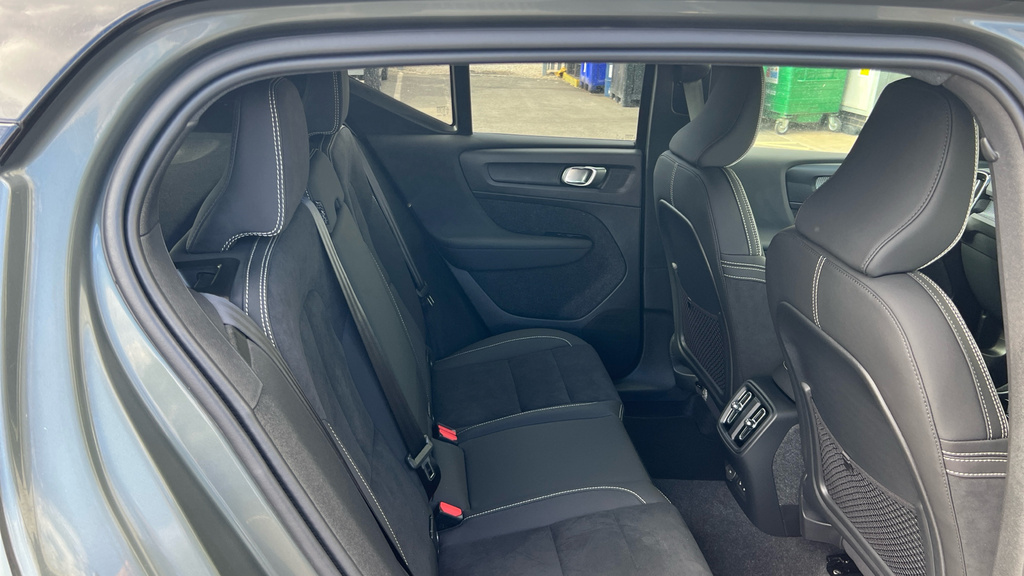Volvo EX40 Volvo Ex40 Estate 300Kw Twin Motor Plus 82Kwh Blue #6