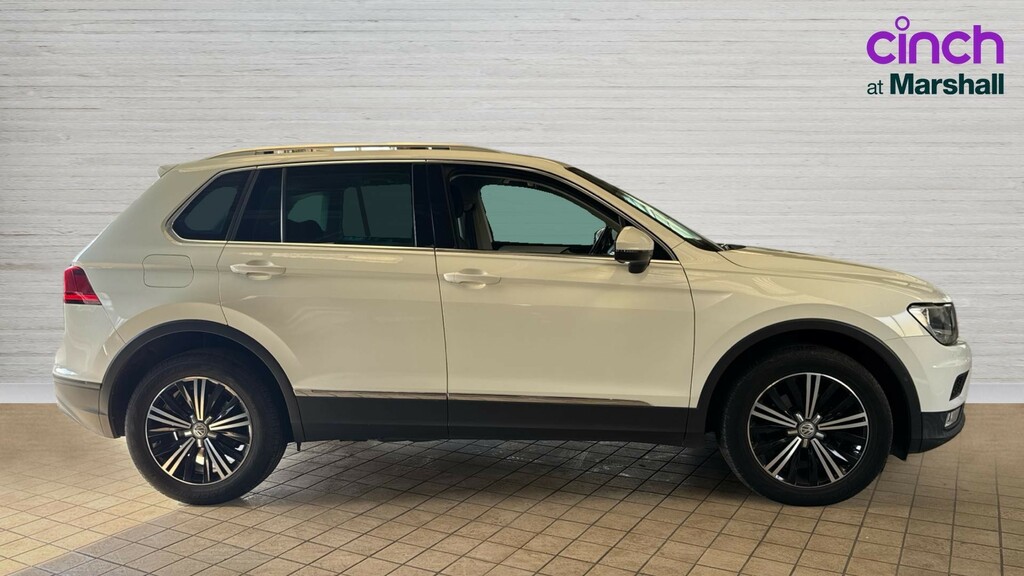 Volkswagen Tiguan Tiguan 2.0 Tdi 150 4Motion Se Nav Dsg LV17CZA White #2