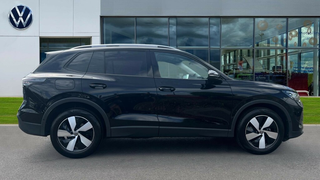 Volkswagen Tiguan Tiguan Match 1.5 Etsi 150Ps 7-Speed Dsg YH74HGD Black #4
