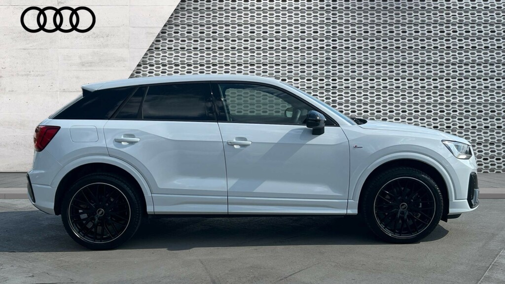 Audi Q2 Q2 35 Tfsi Black Edition S Tronic White #4