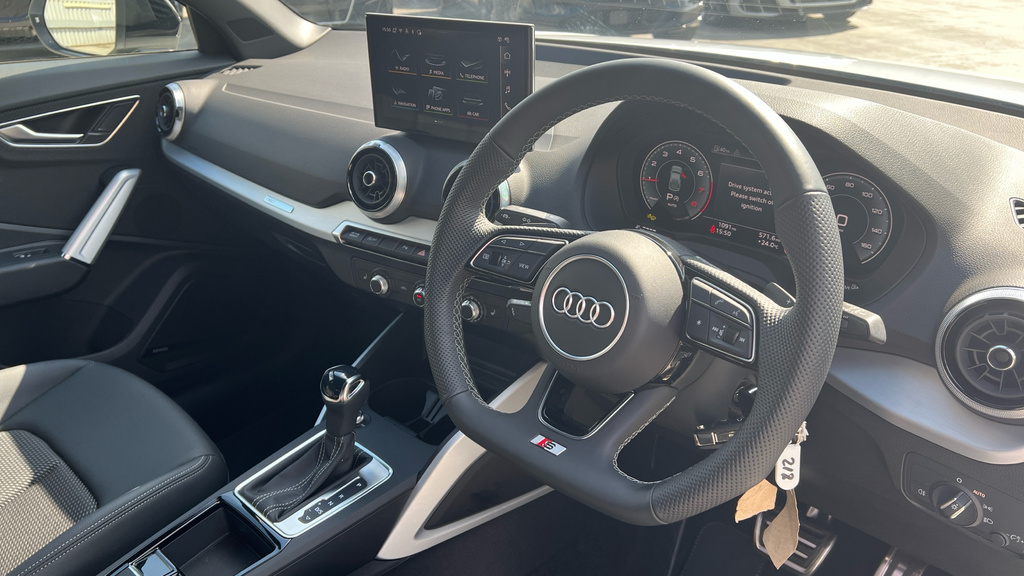 Audi Q2 Q2 35 Tfsi Black Edition S Tronic White #6