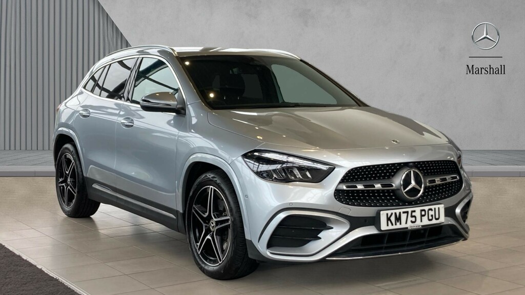 Mercedes-Benz GLA Class Gla 200 Amg Line Executive Silver