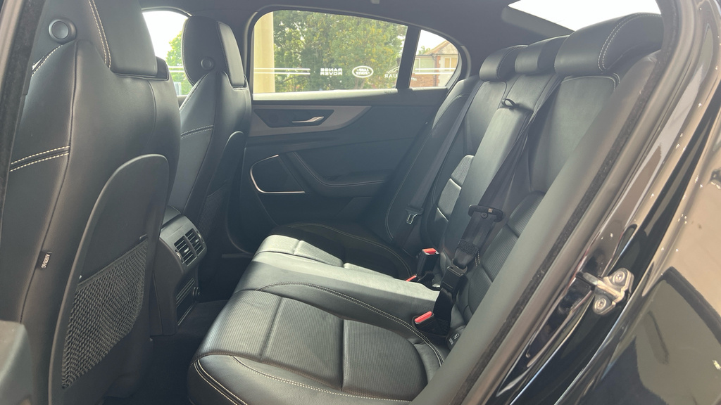 Jaguar XE Xe 2.0D R-dynamic S FL69OXK Black #4