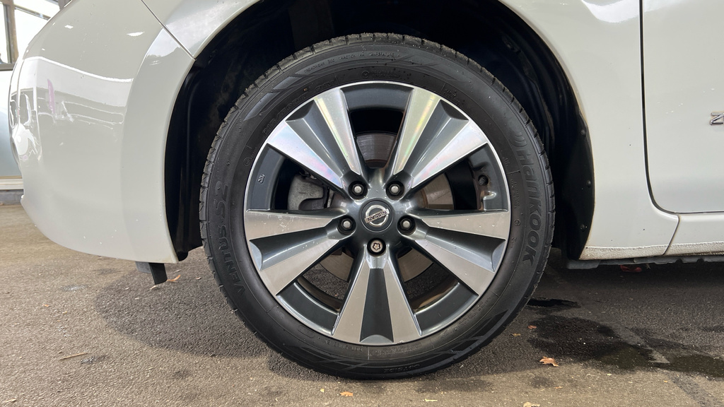Nissan Leaf Leaf 80Kw Tekna 30Kwh White #4