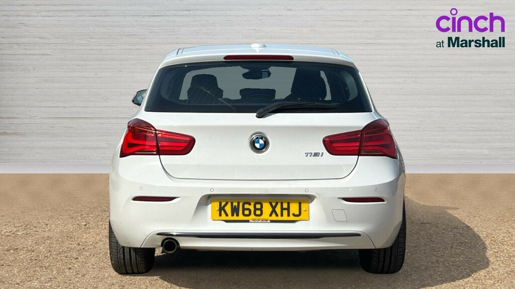 BMW 1 Series 1 Series 118I 1.5 Sport Navservotronic White #4