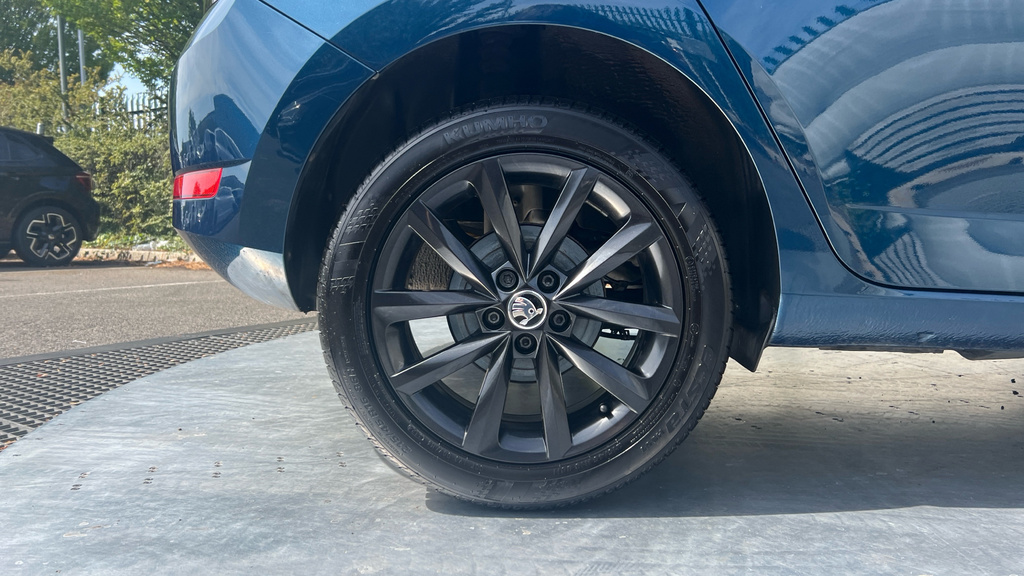 Skoda Fabia Fabia 1.0 Tsi Colour Edition Blue #5