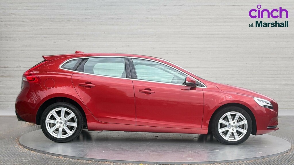 Volvo V40 V40 T3 152 R Design Pro Geartronic Red #2