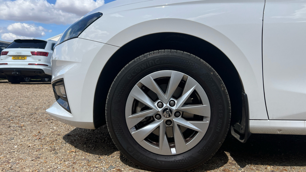 Skoda Fabia Fabia 1.0 Tsi 110 Se Comfort White #5