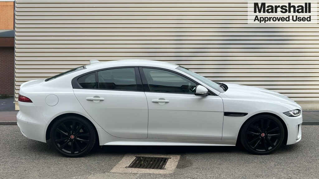 Jaguar XE Xe 2.0 R-dynamic Se White #2