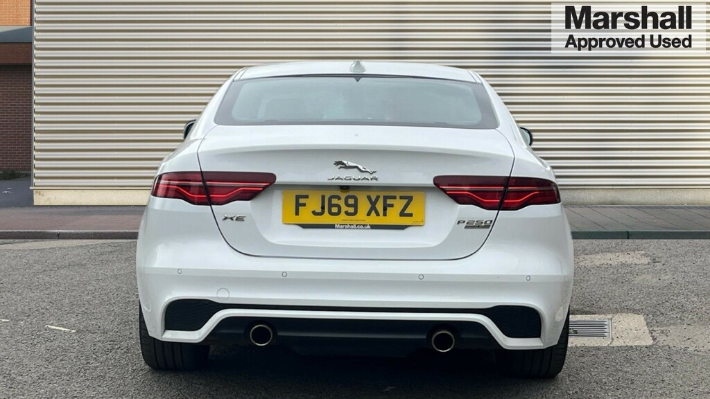 Jaguar XE Xe 2.0 R-dynamic Se White #4