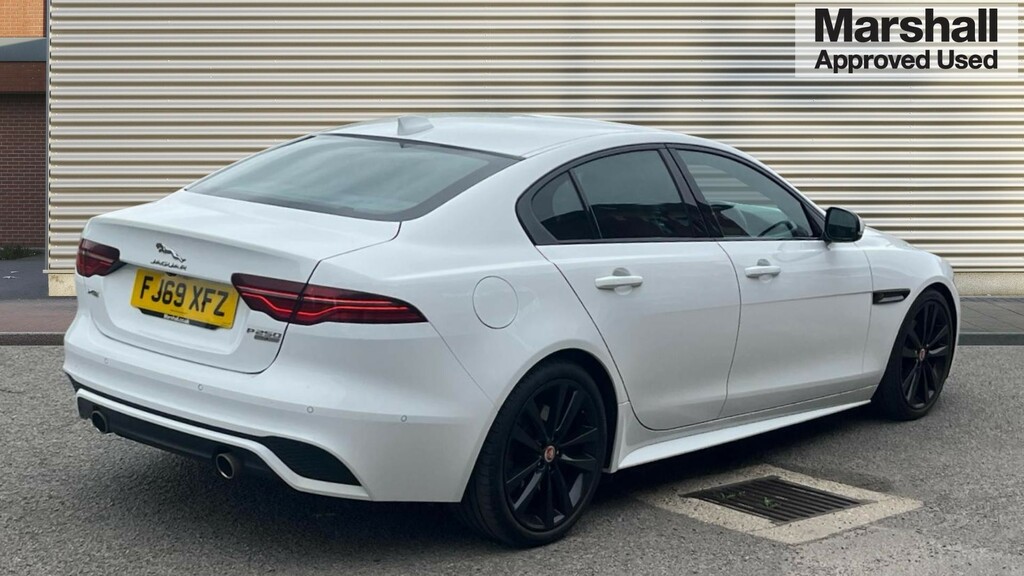 Jaguar XE Xe 2.0 R-dynamic Se White #3
