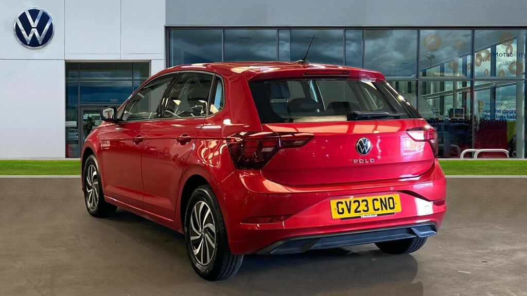 Volkswagen Polo Polo 1.0 Tsi Life GV23CNO Red #3
