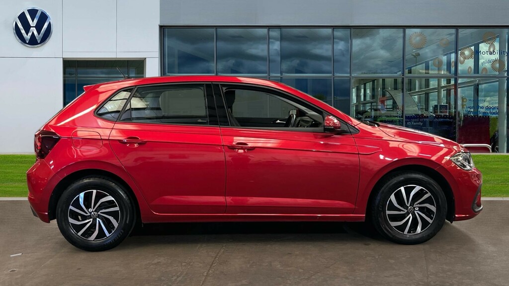 Volkswagen Polo Polo 1.0 Tsi Life GV23CNO Red #4