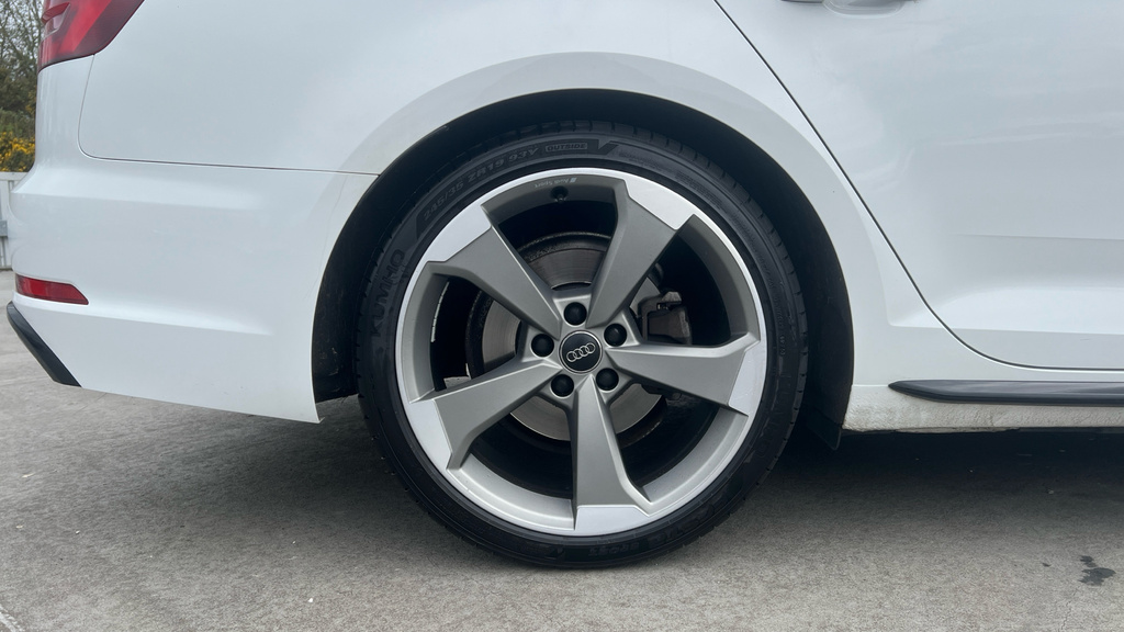 Audi A4 35 Tfsi Black Edition S Tronic Estate White #21