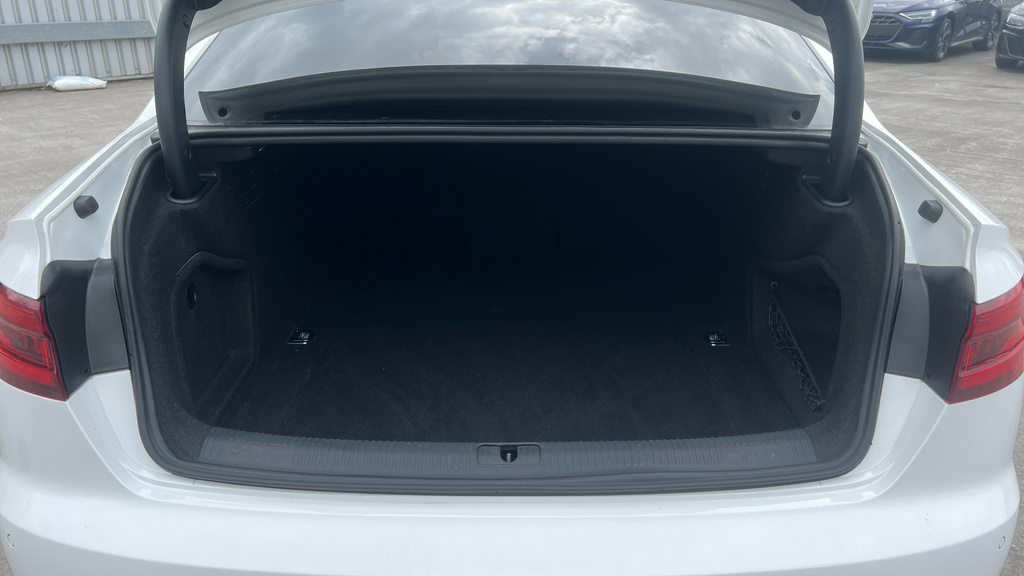 Audi A4 35 Tfsi Black Edition S Tronic Estate White #18