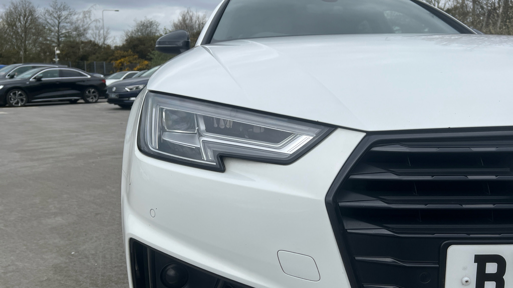 Audi A4 35 Tfsi Black Edition S Tronic Estate White #34