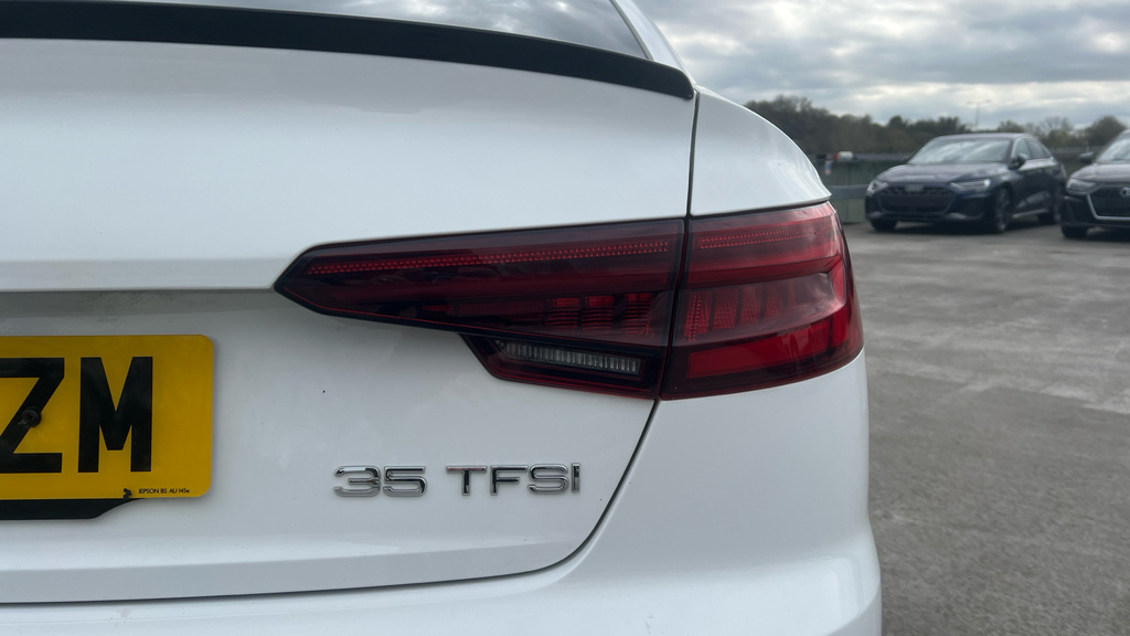 Audi A4 35 Tfsi Black Edition S Tronic Estate White #33