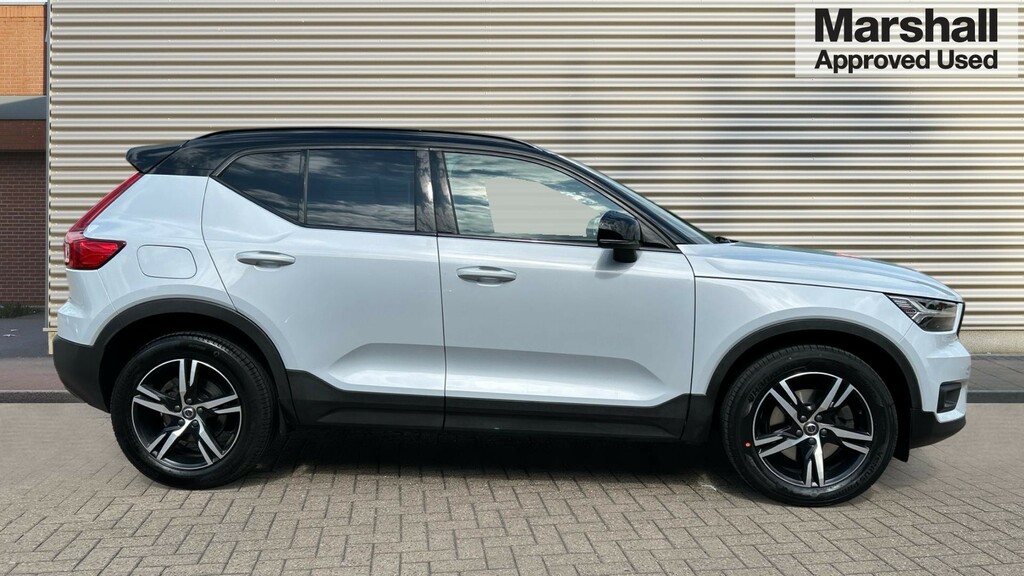 Volvo XC40 Volvo Xc40 Estate 2.0 B4p R Design Awd Silver #2