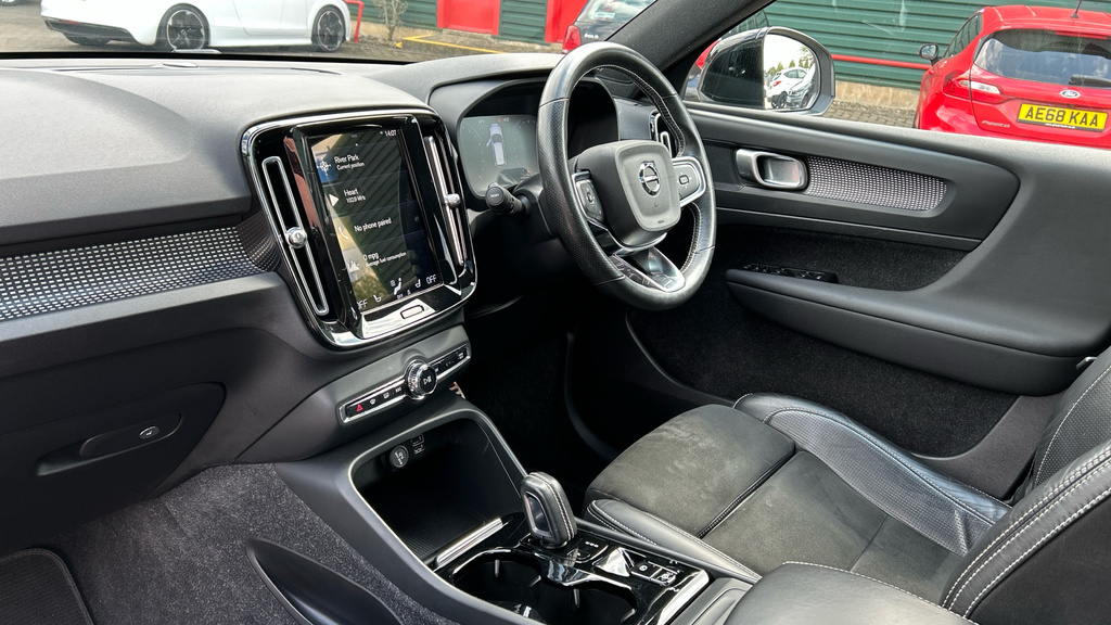 Volvo XC40 1.5 T3 Inscription 161 Bhp Red #10