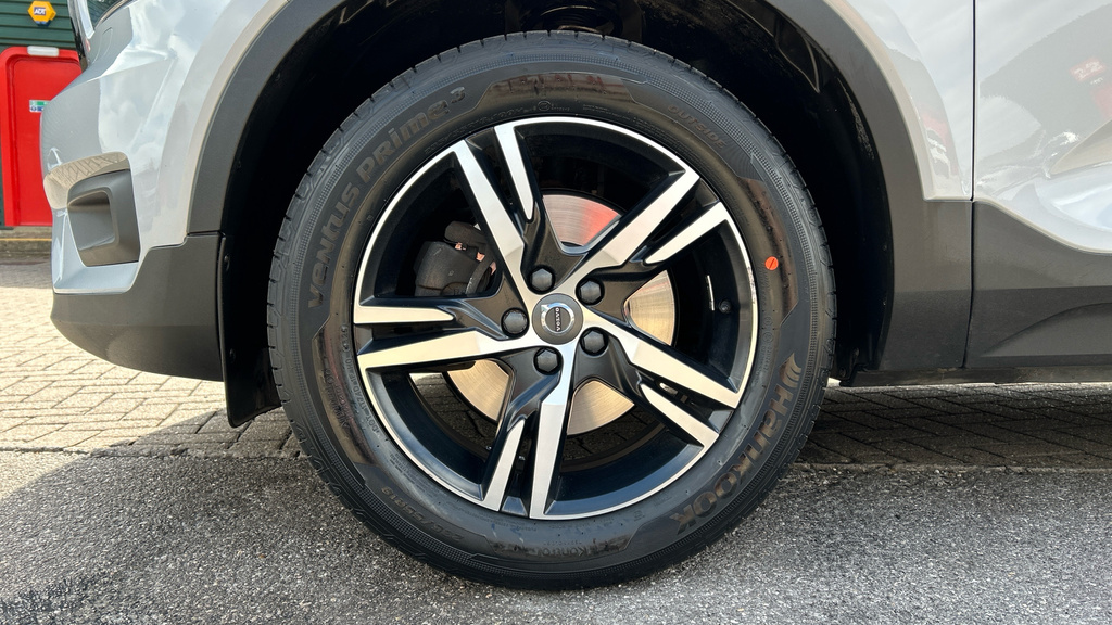 Volvo XC40 1.5 T3 Inscription 161 Bhp Red #17