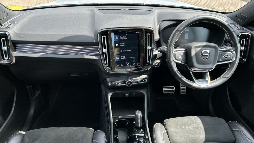 Volvo XC40 1.5 T3 Inscription 161 Bhp Red #11