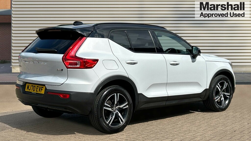 Volvo XC40 Volvo Xc40 Estate 2.0 B4p R Design Awd Silver #3