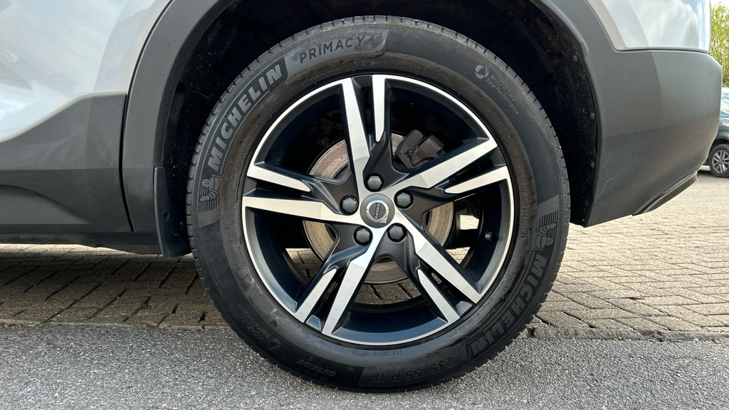 Volvo XC40 1.5 T3 Inscription 161 Bhp Red #18