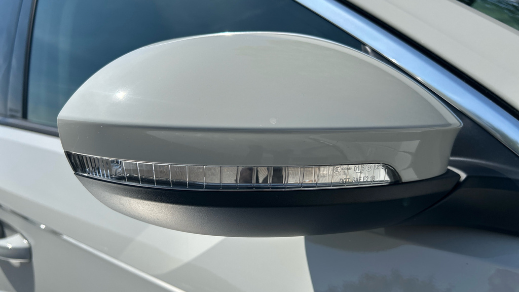 Volkswagen T-Roc 1L Life Silver #51