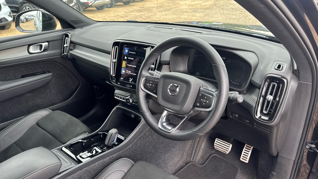 Volvo XC40 Xc40 1.5 T3 163 R Design Geartronic Black #4