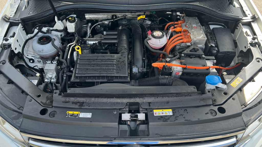 Volkswagen Tiguan R-line Black #16