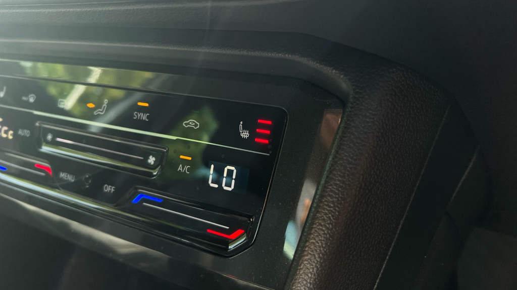 Volkswagen Tiguan R-line Black #26